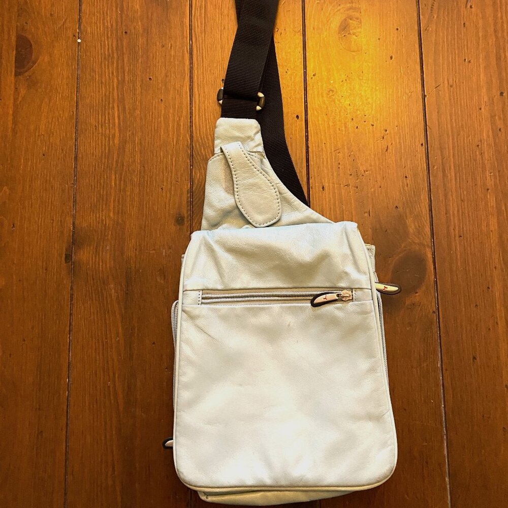 Travelon Leather Travel/Passport Crossbody Purse